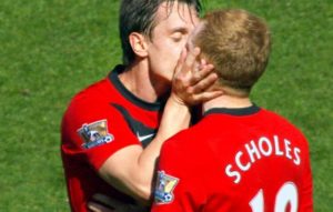 Omofobia nel calcio: è giusto non dichiararsi per preservare la propria carriera?