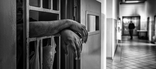 3 suicidi in 24 ore: il sistema penitenziario è abbandonato a sé stesso e sta collassando