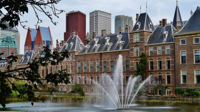 Vittoria al fotofinish alle elezioni politiche olandesi per i liberali del D66