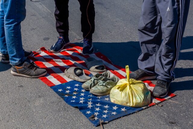 Come condannare l'imperialismo occidentale senza legittimare i regimi autocratici